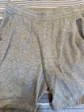 Old Navy Gray Knit Pull-On Kids Shorts